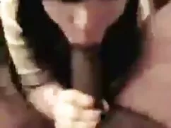 Egy fiatal lány és e ...