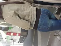 Egy lány mellekkel e ...
