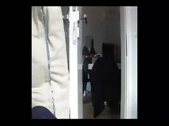 Egy érett férfi egy  ...
