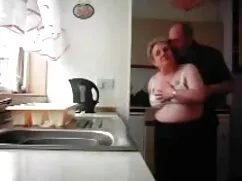 Két leszbikus szexi  ...