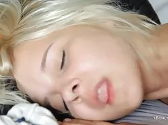 Két ember aggódik, h ...